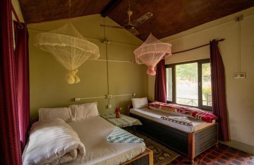 Bardia Hotel | Bardia Riverside View Park Resort - FR and EN speaking
