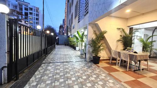 Baner Hotel | Basil Inn