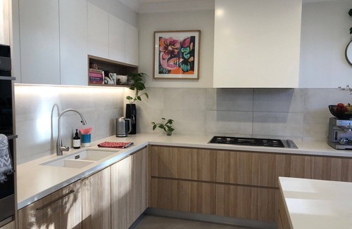 Highett House | Bayside Bounce! - Sun filled family bayside home 5 min drive from beach!