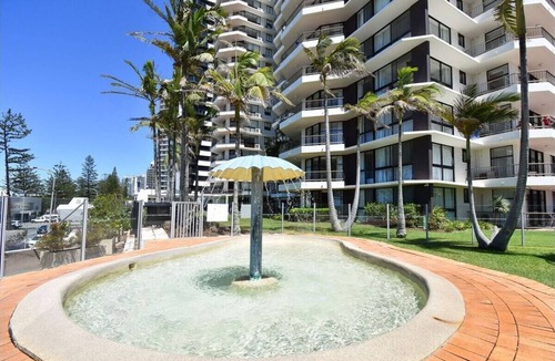 Coolangatta Resort | Beach House Seaside Resort - Short stroll to beach, cafes, shops and restaurants