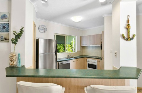 Trinity Beach Apartment | Beachfront Bliss 3-Bedroom Apartment w/Sea View 4
