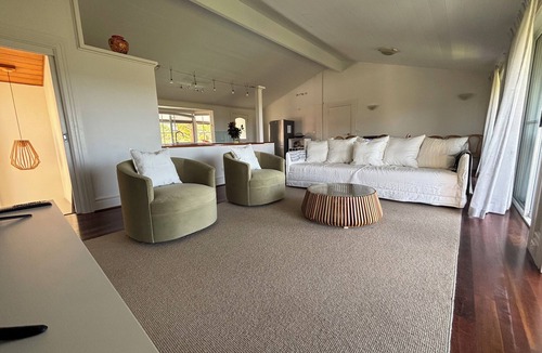 Forster House | Beachfront house on beautiful One Mile Beach