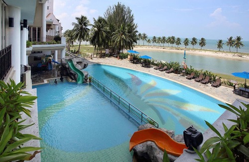 Taman Haji Zainal Apartment | Beachfront Seaview Paradise Lagoon Apartment Port Dickson PD
