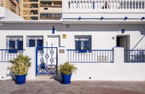 Playas del Palo Apartment | Beachfront studio, el Palo - TakeCareMalaga