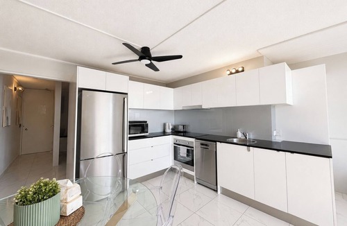 Gold Coast Apartment | Beachside Ocean View 1BR Apartment Central Surfers