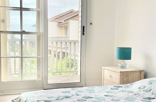 Mona Vale Apartment | Beachside townhouse at Mona Vale beach, spacious and modern , footsteps to beach