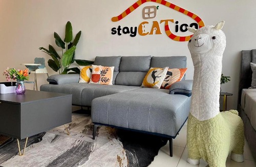 George Town Apartment | Beacon Executive Suite by stayCATion Homestay