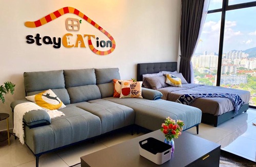 George Town Apartment | Beacon Executive Suite by stayCATion Homestay