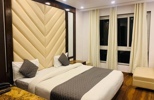 The Mall Road House | Beautiful hotel The Grand Valley Mussoorie