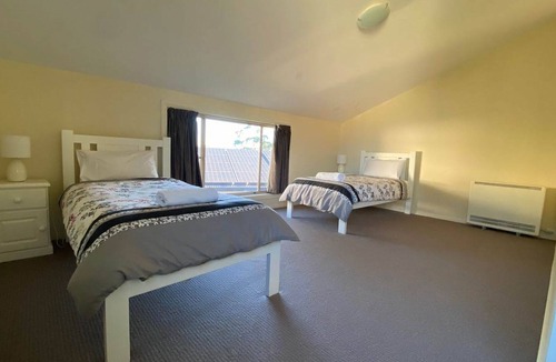 Armidale House | Beautiful views over Armidale
