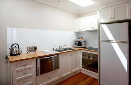 Woodend Apartment | Bella Loft: A studio apartment in the heart of Woodend.