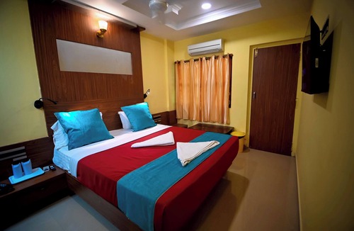 Murudeshwara Hotel | Benzy Palace Resort