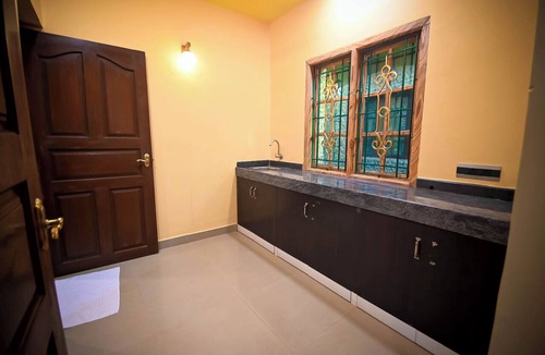 Murudeshwara Hotel | Benzy Palace Resort