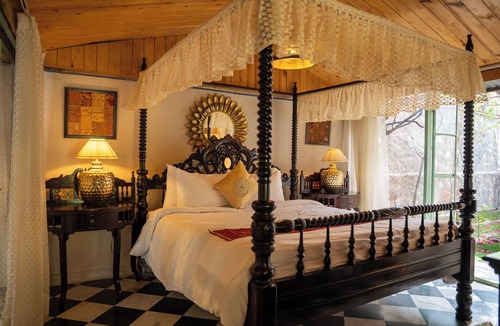 Jamwa Ramgarh Hotel | Bhanpur Haveli | Hidden Luxury Haveli Amid Greenery & Peace