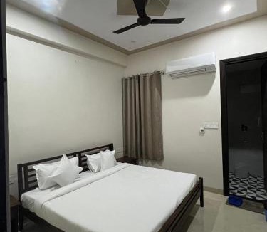Shri Madhopur House | Bhavya Guest House