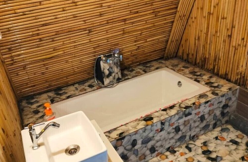 Bhagtpura Hotel | Bhimtal Hotel nr. Bhowali Range Arahnyam