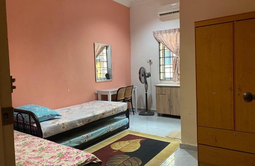 Kampung Gong Merbau House | Bilik Harian Pengkalan Chepa