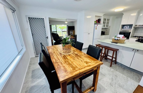 Brunswick Heads House | "Bills Place" @ Brunswick - House - Sleeps 8 - Walk to Beach, Creek & Main Town