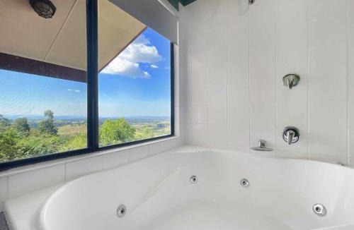 Mount View Apartment | Bimbadeen Estate Villa 2