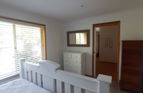 Mid-Coast Council House | Black Head Beach 5bed ocean views 200m from Patrolled Black Head Beach