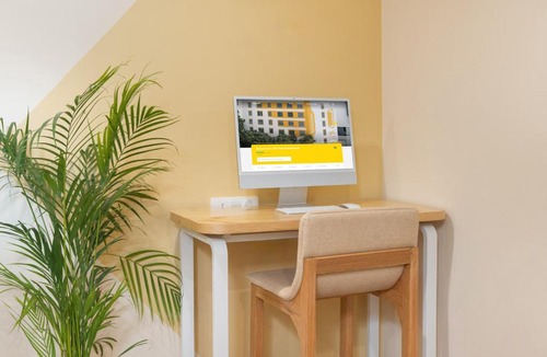 Gachibowli Hotel | Bloom Hotel - DLF Road Gachibowli