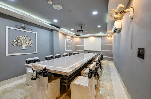 Mahipalpur Apartment | Blu Sapphire Inn Airport Aerocity Hotel
