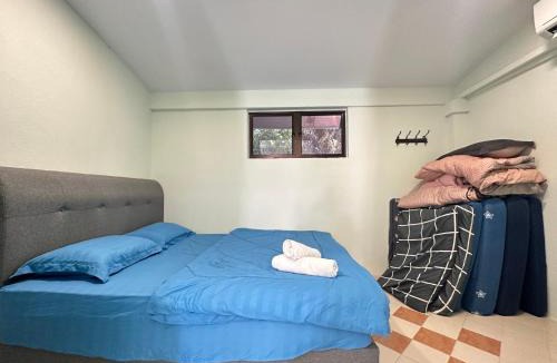 Alor Gajah Villa | Blue cottage A'Famosa resort villa with pool ktv