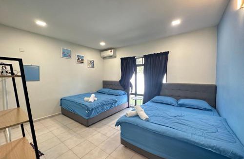 Alor Gajah Villa | Blue cottage A'Famosa resort villa with pool ktv