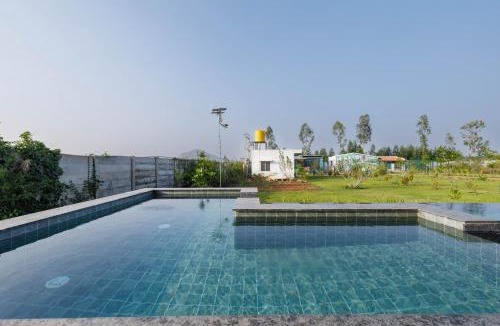 Doddaballapur Apartment | Blue Mirage Villa by StayJadePoolNr AirportBBQ