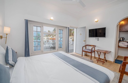 Mussoorie Hotel | Blue Mountain White House Hotel, Mussoorie