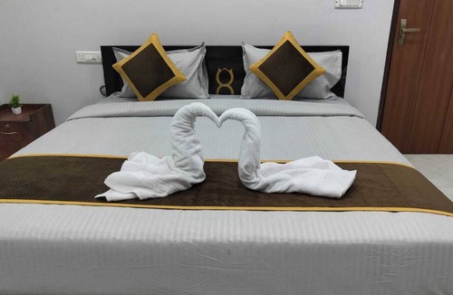 Bengaluru Cabin | Bluefin Rooms