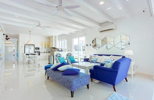 Si Rusa Villa | BLUEHOUSE Port Dickson The Waves Beach Villa