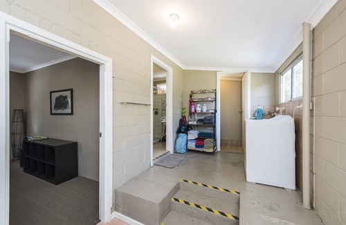 Guilderton House | Blueshack - Walking distance to foreshore
