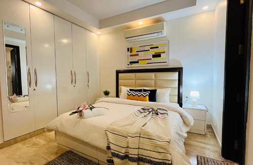 Greater Kailash Apartment | BluO 3BHK- M Block GK- Balcony, Lift