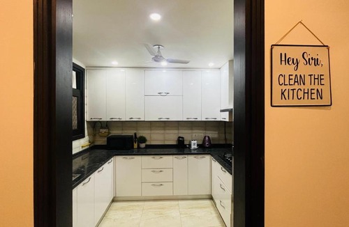 Greater Kailash Apartment | BluO 3BHK- M Block GK- Balcony, Lift