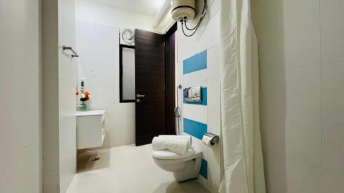 DLF Phase 3 Apartment | BluO Stays - DLF CyberCity Gurgaon
