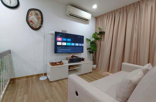 Taman Permai House | Boho Corner Retreat Seremban with Karaoke, BBQ, Games