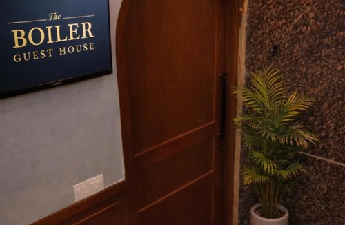 Rajouri Garden Hotel | Boiler Guest House - Comfortable Stays in Raja Garden - West Delhi