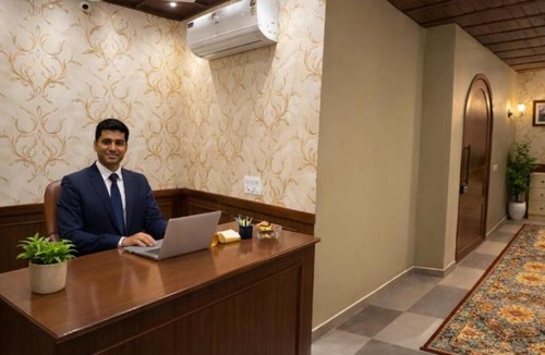 Rajouri Garden Hotel | Boiler Guest House - Comfortable Stays in Raja Garden - West Delhi