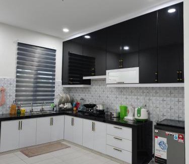 Tanjung Kling House | Bonda Homestay Pantai Puteri