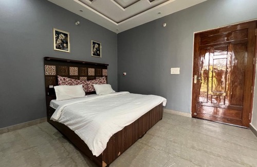 Greater Noida Apartment | Book N Go HomeStay - Greater Noida