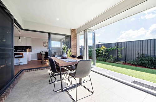 Dubbo House | Bradford House. Sleek & Modern. South Dubbo Garden