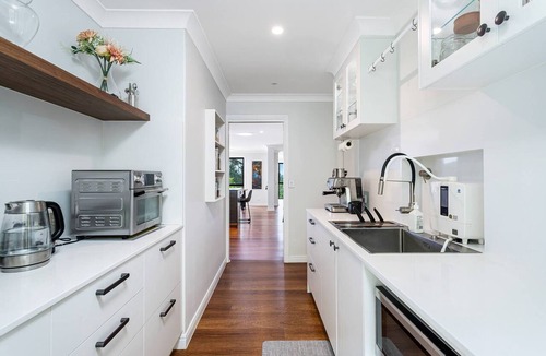 Tallebudgera Valley House | Breathtaking Valley Retreat with Private Pool and Nature Views