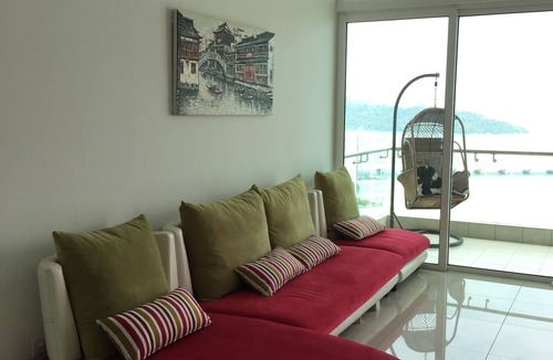 Batu Maung Condo | Breezy seaview condo