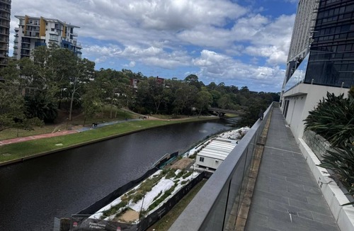 Parramatta Apartment | Bright 2-bedroom apartment with AC on Parramatta River near Comm Stadium