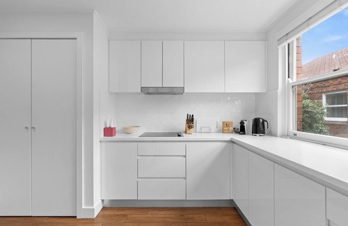 Bondi Junction Apartment | Bright 2BDR Bondi Junction Home with Parking