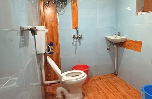 Sanganer Apartment | Bright & Cozy Room with Terrace, Smart TV & Shared Kitchen