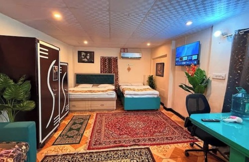 Sanganer Apartment | Bright & Cozy Room with Terrace, Smart TV & Shared Kitchen