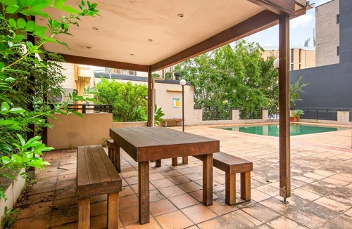 Camperdown Apartment | Bright Inner-West Stay with Pool Access