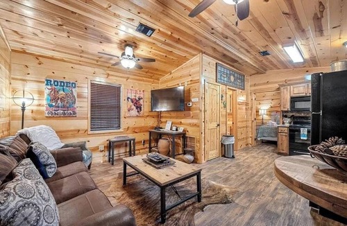 Broken Bow House | Broken Bow Duo Cabins | Private Hot Tub